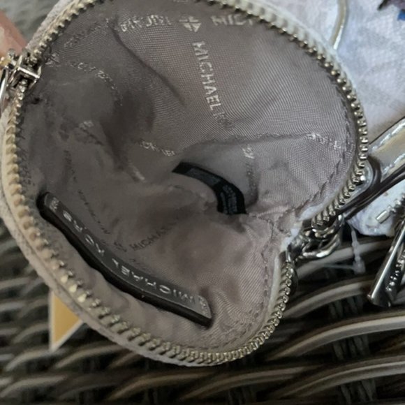 Michael Kors Jet Set Girls Wristlet Trio - Picture 10 of 15